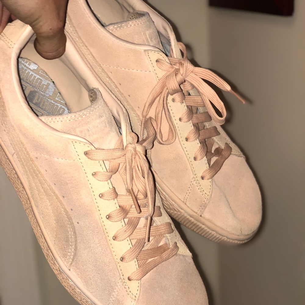 Puma Suede Sneakers - Light Pink